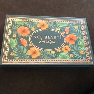 Ace Beaute Nostalgia Palette